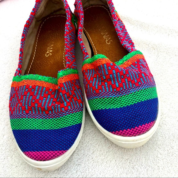 Kaanas Shoes Slip Ons Woven Sz.35 Big Girls 3 1/2 - Picture 2 of 10
